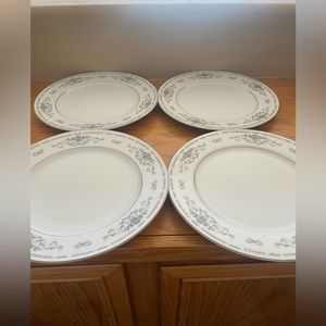 Wade Diane‎ Fine Porcelain China of Japan 10.25" Dinner Plates Set of 4 Vintage